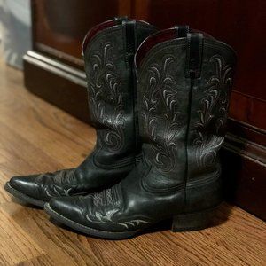 Gorgeous Black & Maroon Western Boots